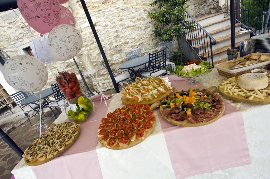 Il Castelluccio Country Resort Restaurant & Spa Barberino di Mugello Bagian luar foto